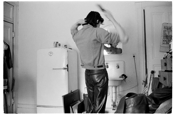 Judy Linn, Robert gets dressed at the Chelsea #1, early 1970s jlf7005